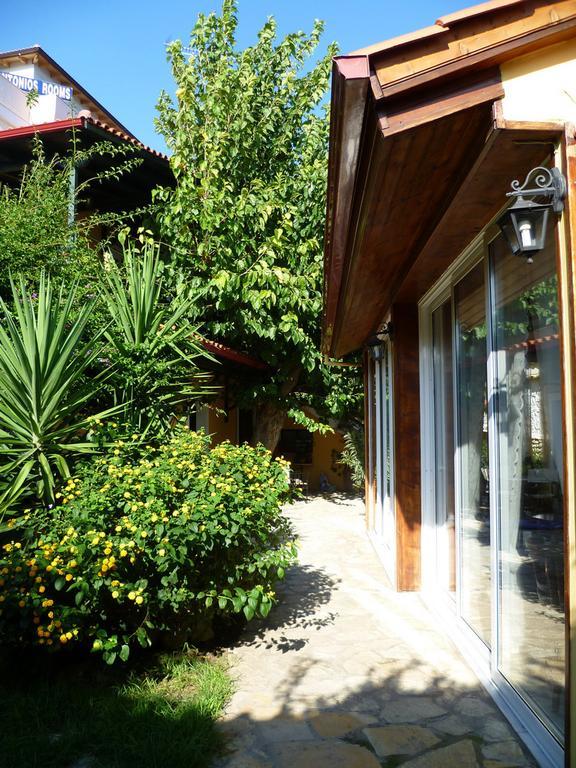 Meliti Guesthouse Акрата Екстер'єр фото