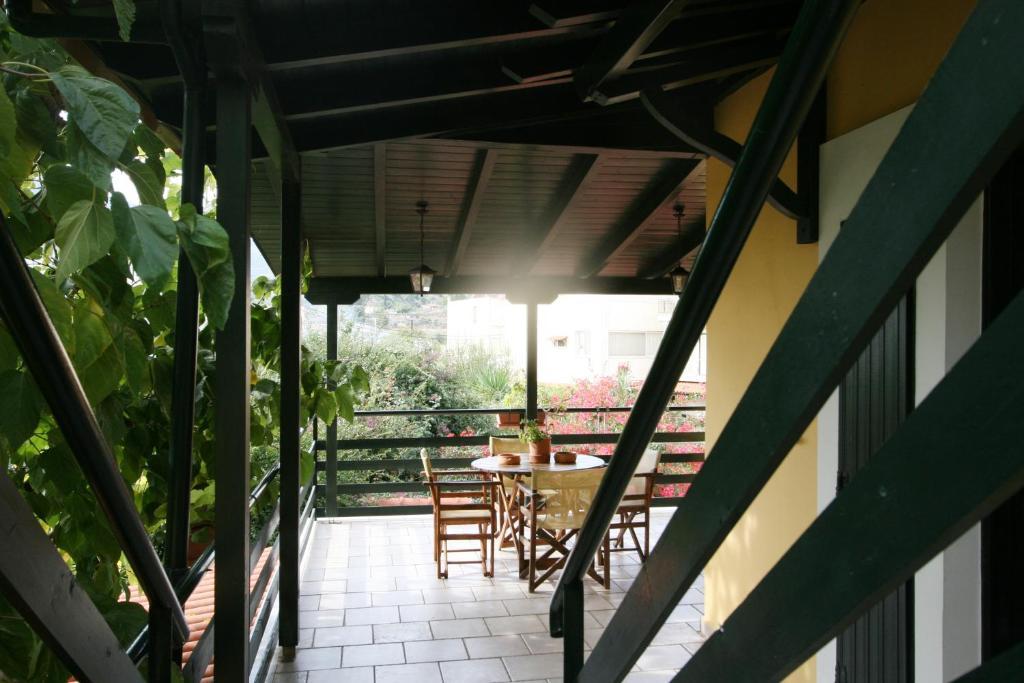 Meliti Guesthouse Акрата Екстер'єр фото